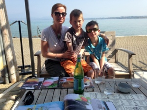 The missus, Emil and Oscar and the Garda Lake